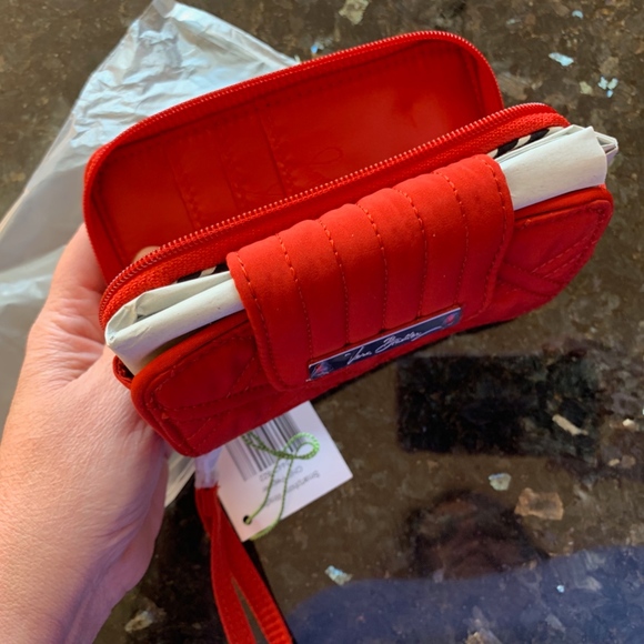 Vera Bradley Smartphone Wristlet - Picture 8 of 8